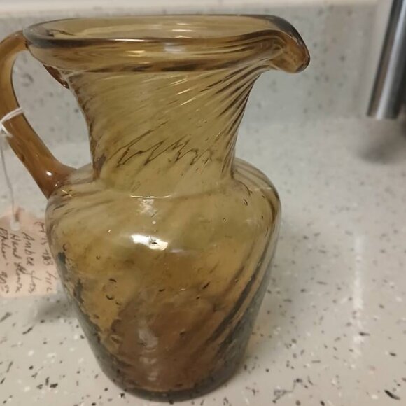 Vintage Hand Blown Amber Pitcher. Swirl Optic Pattern. Crackle Glass Finish - Picture 4 of 7